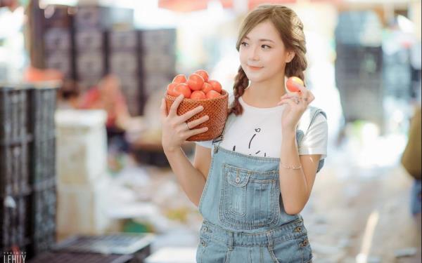 桂林陪游女孩模特鲜于惜萍