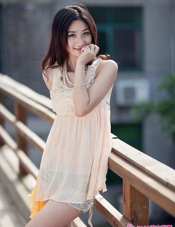 昆明伴游服务员巨聪婧